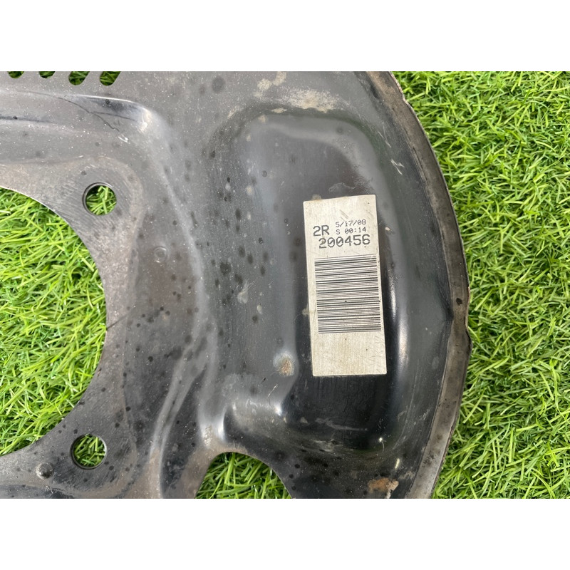 Пыльник тормозного диска (тормозная система) Toyota Sequoia XK60 477030C031