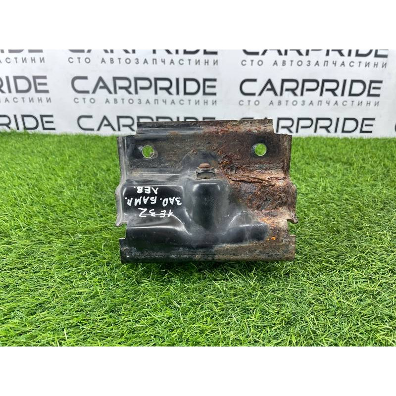 Крепление бампера (кузов и элементы) BMW 7-series E32 1990 M70b50 51121949500