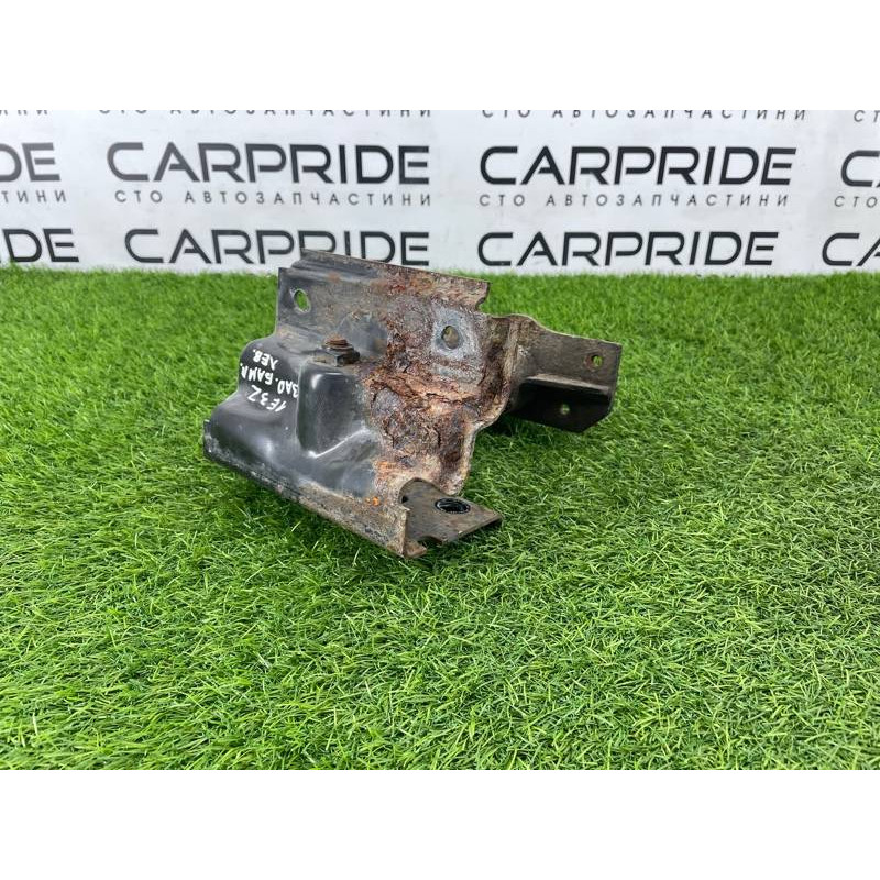 Крепление бампера (кузов и элементы) BMW 7-series E32 1990 M70b50 51121949500