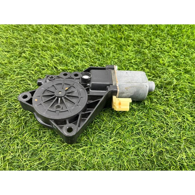 Мотор стеклоподъемника (электрика) Hyundai sonata YF 834503Q001