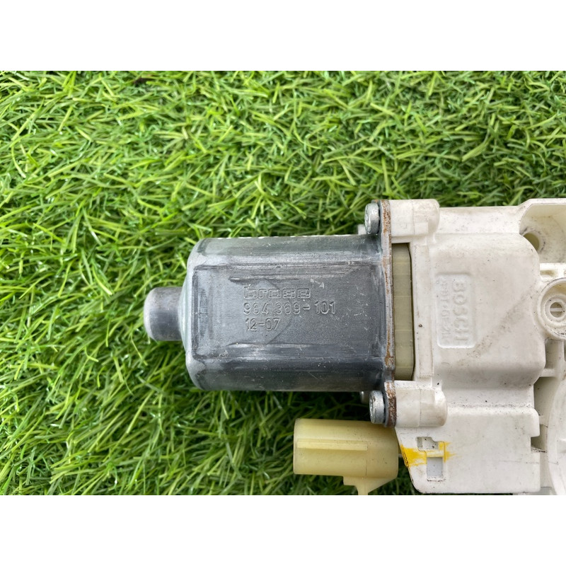 Мотор стеклоподъемника (электрика) Dodge Journey SXT 2013 3.6 4589153AA