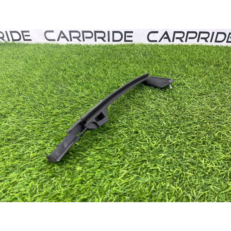 Направляющая стекла двери (кузов и элементы) Hyundai Sonata YF 835353S000