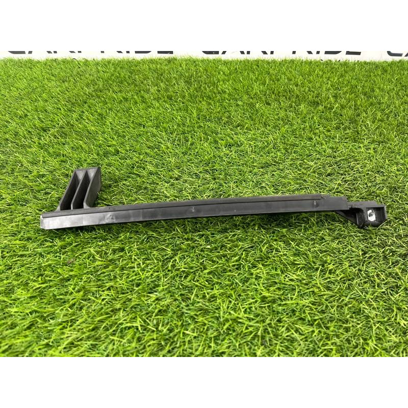 Направляющая стекла двери (кузов и элементы) Hyundai Sonata YF 835353S000