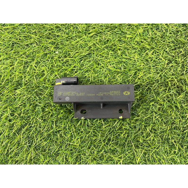 Антенна бесключевого доступа (электрика) Dodge Journey SXT 2013 3.6 68068148aa