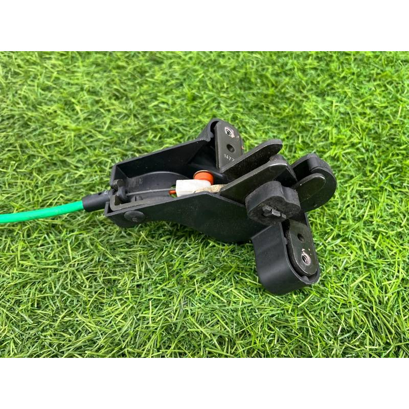 Замок сиденья (салон) PEUGEOT 607 1 2002 3.0i V6 8957JV