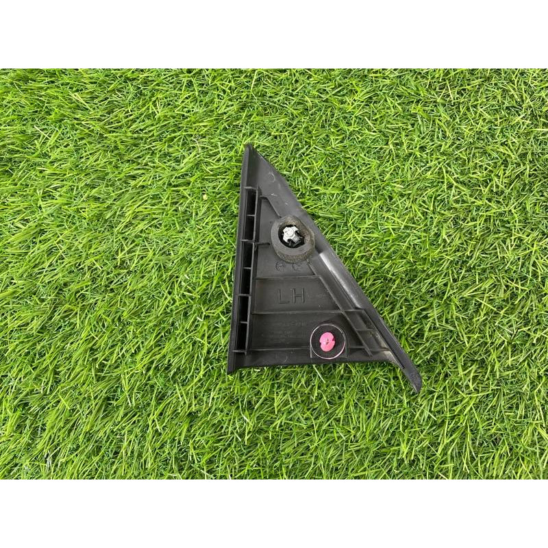 Молдинг двери (уголок) внутренний (кузов и элементы) Hyundai Sonata YF 839103S000RY