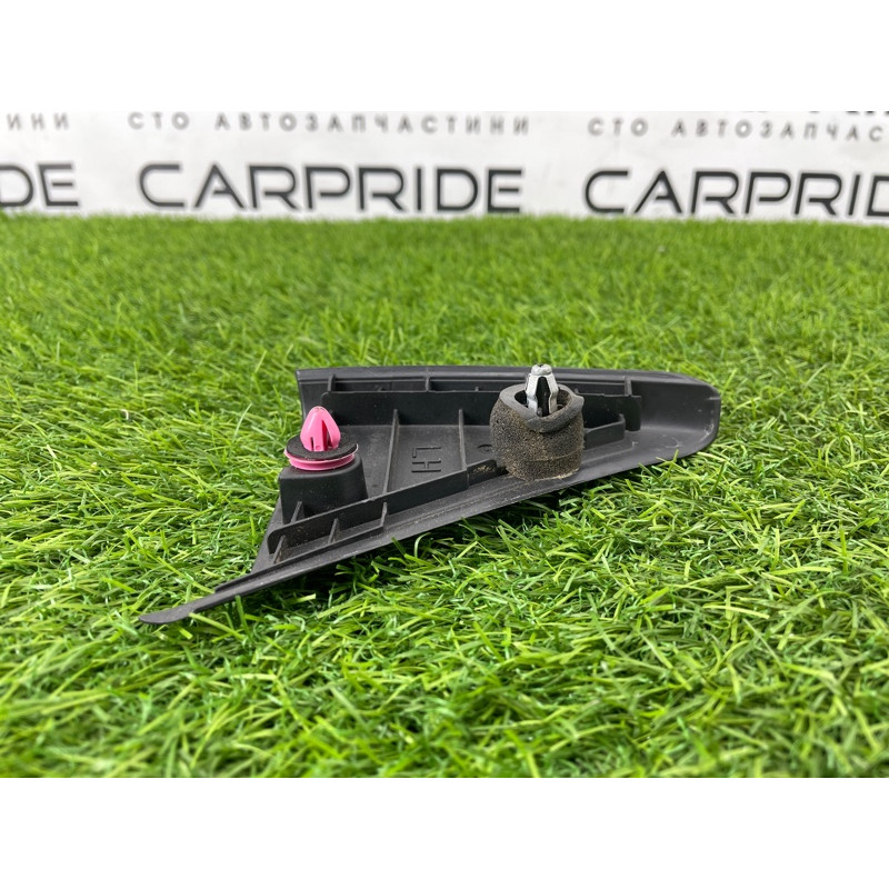 Молдинг двери (уголок) внутренний (кузов и элементы) Hyundai Sonata YF 839103S000RY