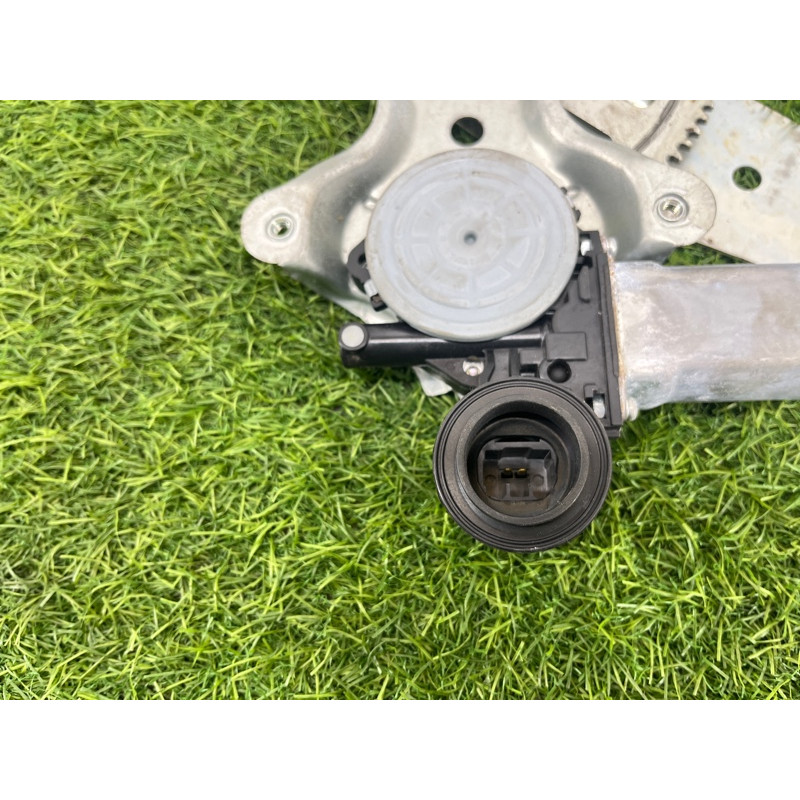 Механизм стеклоподъемника с мотором (кузов и элементы) Toyota Highlander XU20 6980448030