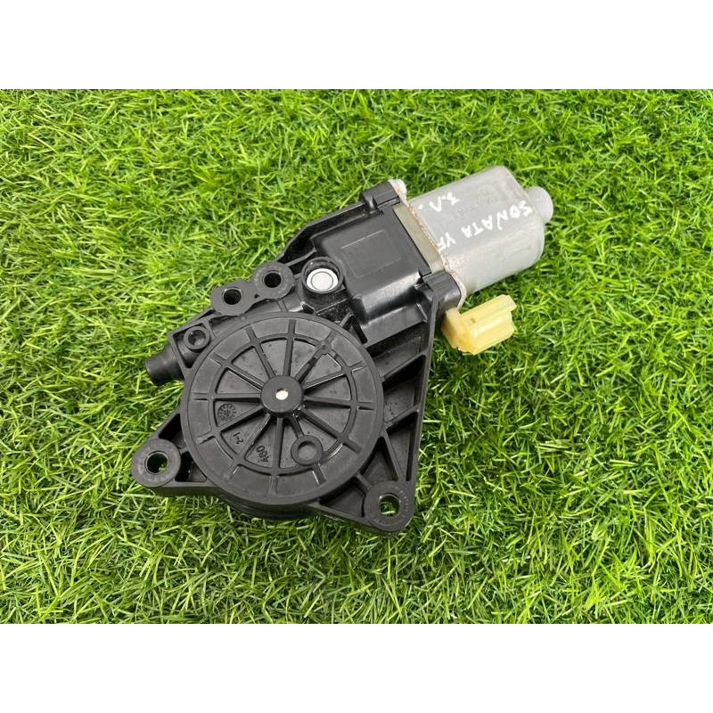 Мотор стеклоподъемника (электрика) Hyundai Sonata YF 834503Q001