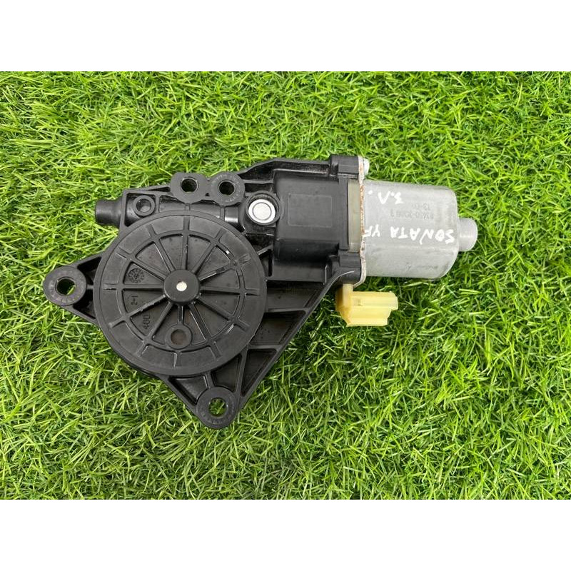 Мотор стеклоподъемника (электрика) Hyundai Sonata YF 834503Q001