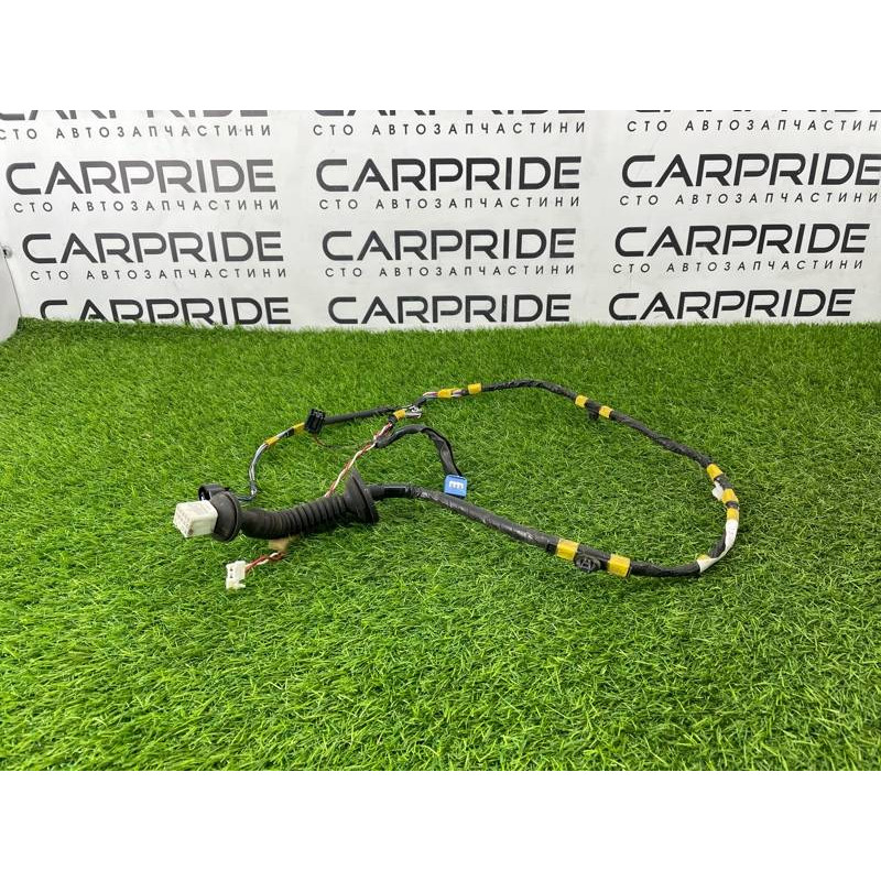 Проводка дверная (электрика) Toyota Highlander XU20 8215348040