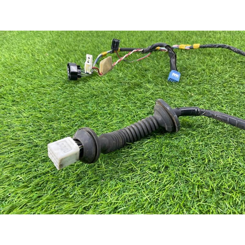 Проводка дверная (электрика) Toyota Highlander XU20 8215348040