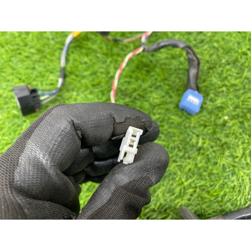 Проводка дверная (электрика) Toyota Highlander XU20 8215348040