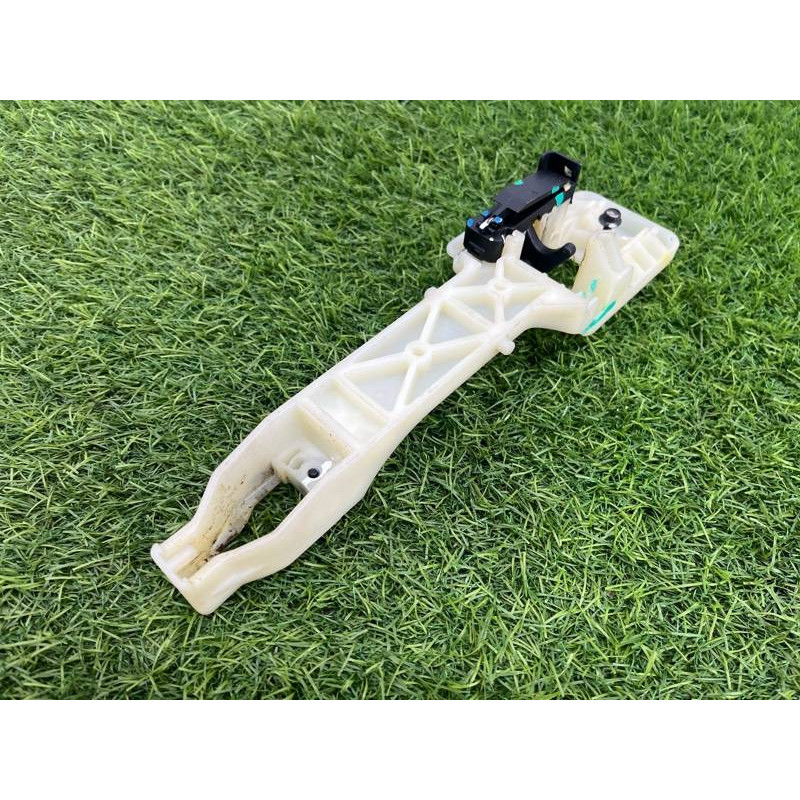 Кронштейн ручки двери (кузов и элементы) Hyundai Sonata YF 836553S000