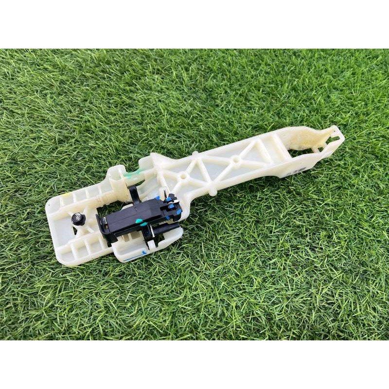 Кронштейн ручки двери (кузов и элементы) Hyundai Sonata YF 836553S000