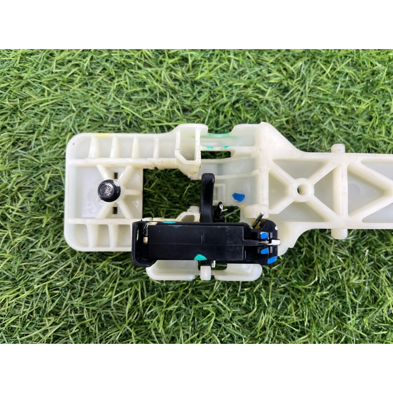 Кронштейн ручки двери (кузов и элементы) Hyundai Sonata YF 836553S000