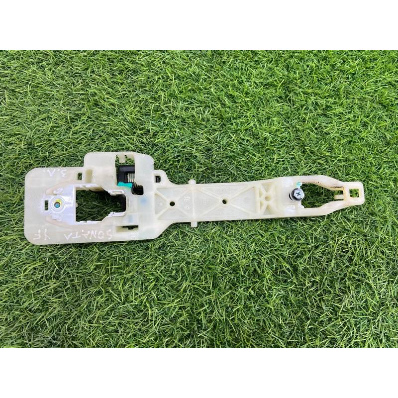 Кронштейн ручки двери (кузов и элементы) Hyundai Sonata YF 836553S000