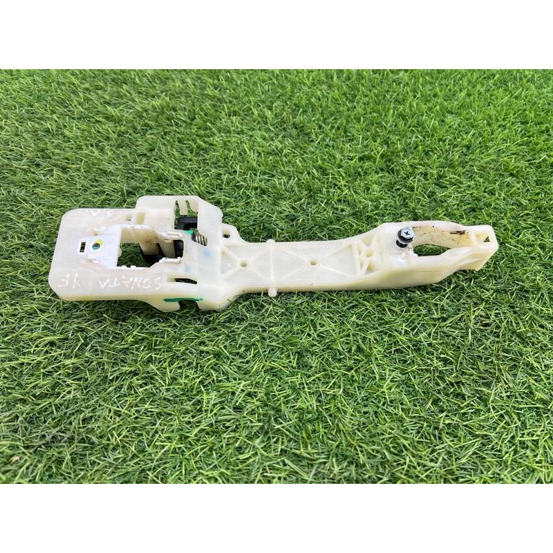 Кронштейн ручки двери (кузов и элементы) Hyundai Sonata YF 836553S000
