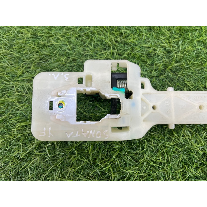 Кронштейн ручки двери (кузов и элементы) Hyundai Sonata YF 836553S000