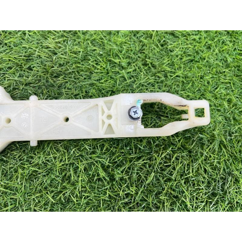 Кронштейн ручки двери (кузов и элементы) Hyundai Sonata YF 836553S000