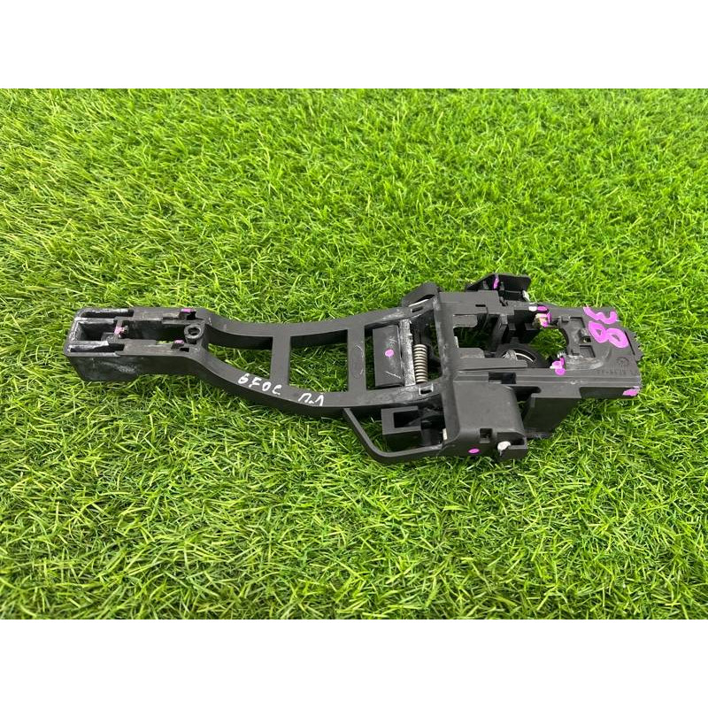 Кронштейн ручки двери (кузов и элементы) FORD Focus MK3 2013 2.0 CM5Z5826685K