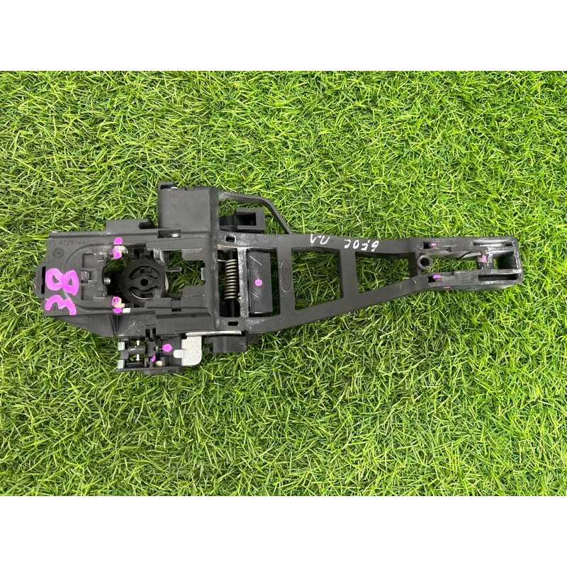 Кронштейн ручки двери (кузов и элементы) FORD Focus MK3 2013 2.0 CM5Z5826685K