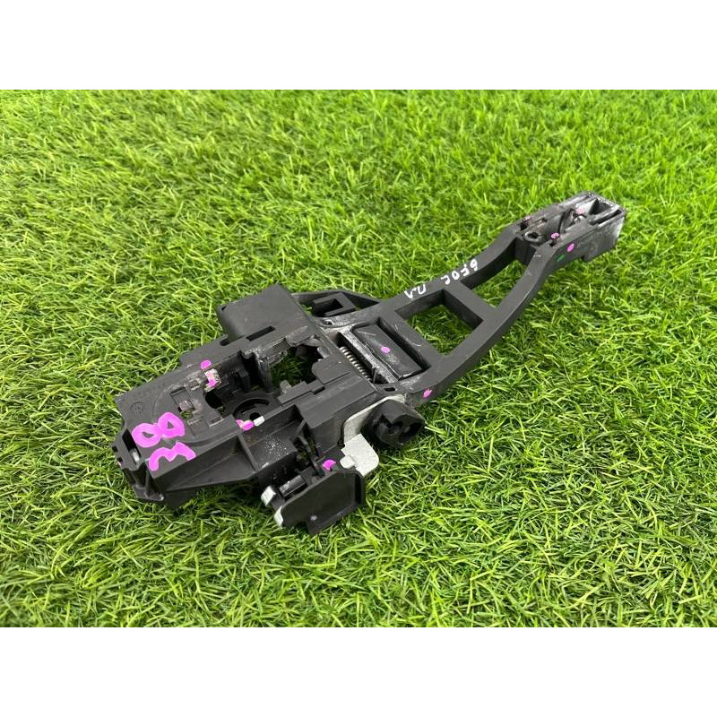Кронштейн ручки двери (кузов и элементы) FORD Focus MK3 2013 2.0 CM5Z5826685K