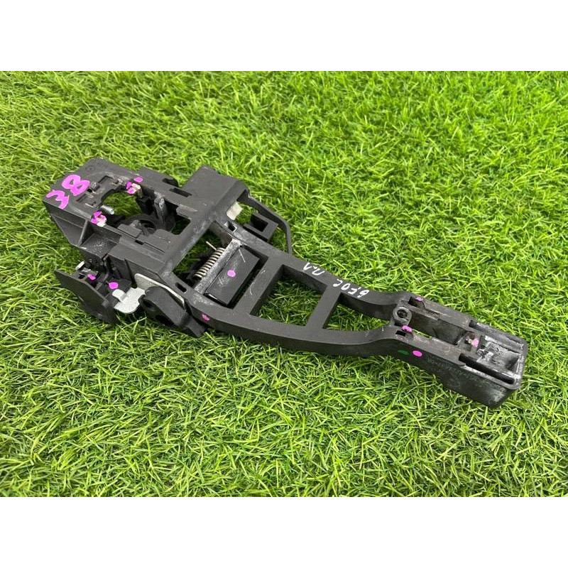 Кронштейн ручки двери (кузов и элементы) FORD Focus MK3 2013 2.0 CM5Z5826685K