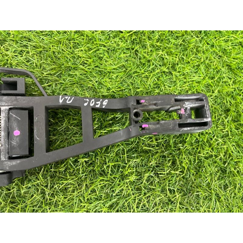 Кронштейн ручки двери (кузов и элементы) FORD Focus MK3 2013 2.0 CM5Z5826685K