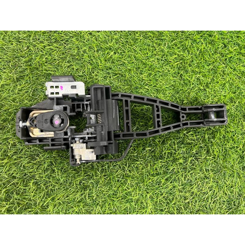 Кронштейн ручки двери (кузов и элементы) FORD Focus MK3 2013 2.0 CM5Z5826685K