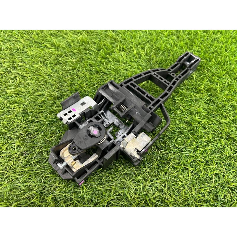 Кронштейн ручки двери (кузов и элементы) FORD Focus MK3 2013 2.0 CM5Z5826685K