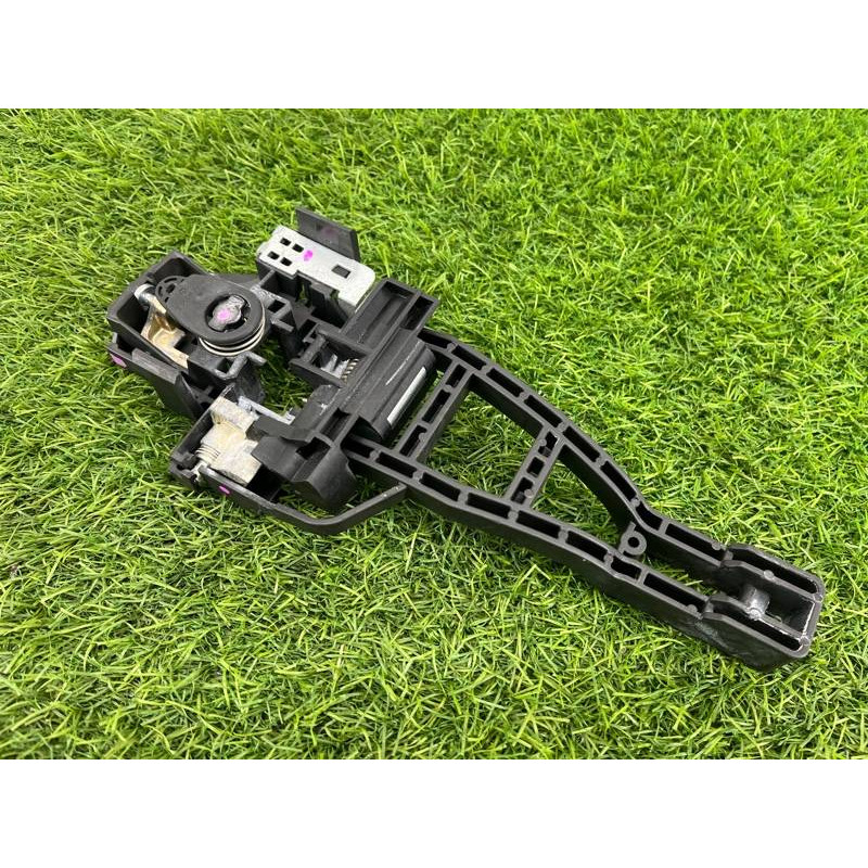 Кронштейн ручки двери (кузов и элементы) FORD Focus MK3 2013 2.0 CM5Z5826685K