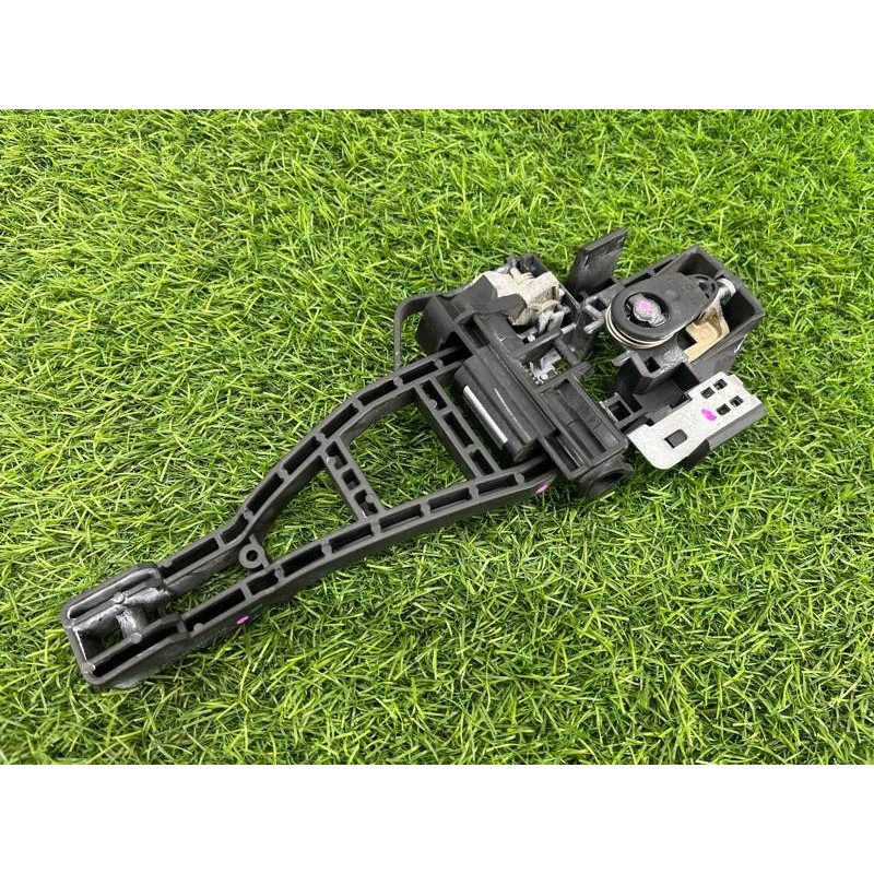 Кронштейн ручки двери (кузов и элементы) FORD Focus MK3 2013 2.0 CM5Z5826685K