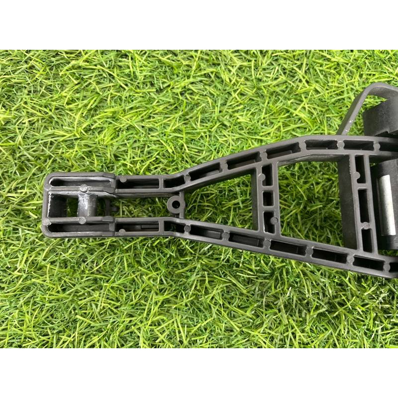 Кронштейн ручки двери (кузов и элементы) FORD Focus MK3 2013 2.0 CM5Z5826685K