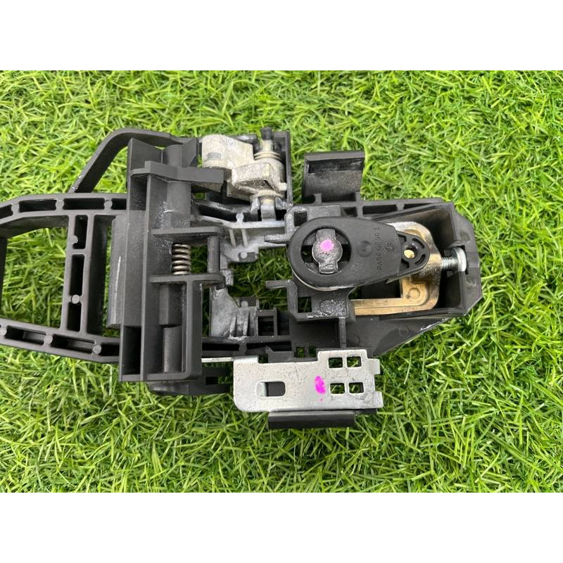 Кронштейн ручки двери (кузов и элементы) FORD Focus MK3 2013 2.0 CM5Z5826685K