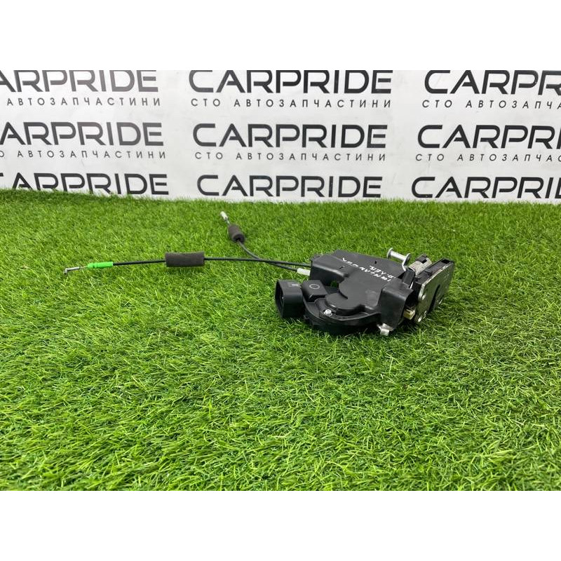 Замок двери (кузов и элементы) Toyota Highlander XU20 6906048030