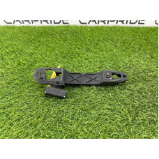 Кронштейн ручки двери