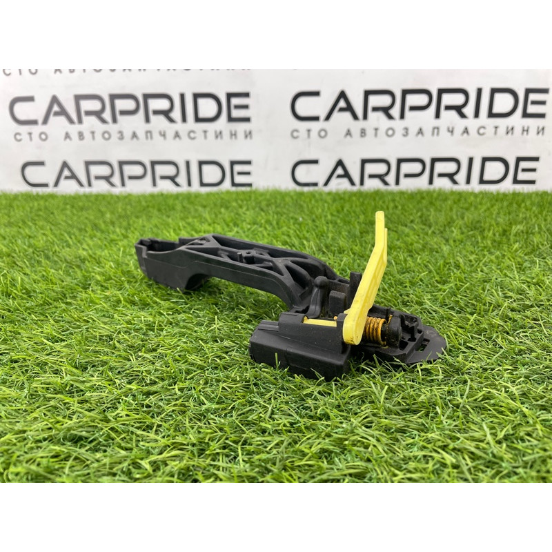 Кронштейн ручки двери (кузов и элементы) Toyota Highlander XU20 6920242010