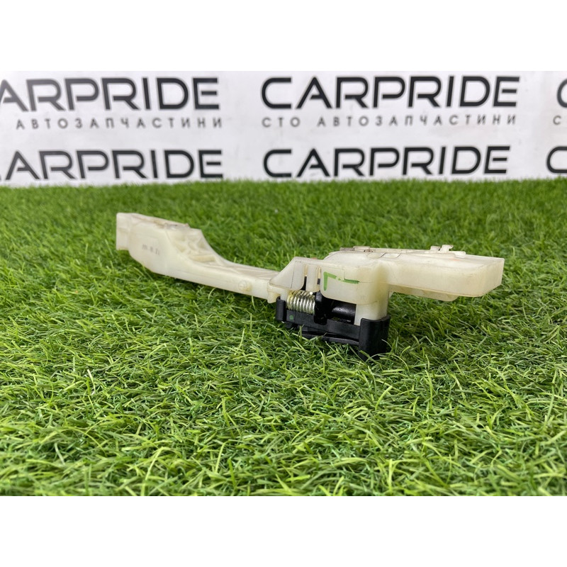 Кронштейн ручки двери (кузов и элементы) Hyundai Sonata YF 836553S000