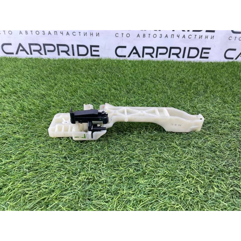 Кронштейн ручки двери (кузов и элементы) Hyundai Sonata YF 836553S000