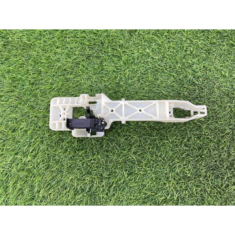 Кронштейн ручки двери (кузов и элементы) Hyundai Sonata YF 836553S000