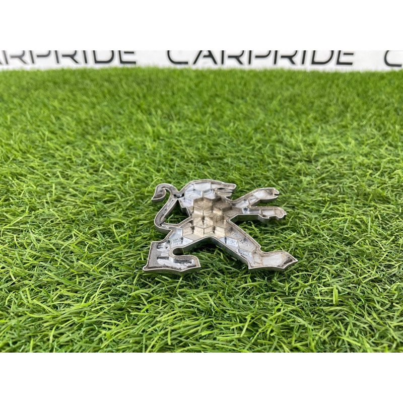 Эмблема (кузов и элементы) PEUGEOT 607 1 2002 3.0i V6 7810F7