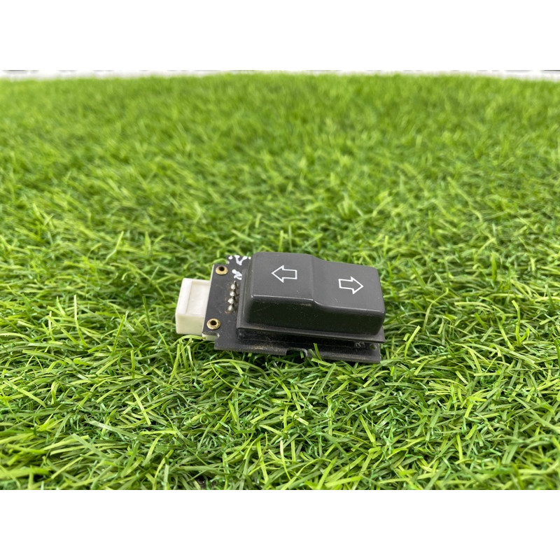 Кнопка стеклоподъемника (электрика / кнопки) LAND ROVER Range Rover P38 1996 4.6 Lucas AMR3762