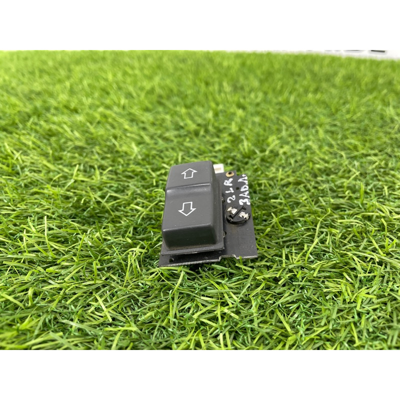 Кнопка стеклоподъемника (электрика / кнопки) LAND ROVER Range Rover P38 1996 4.6 Lucas AMR3762