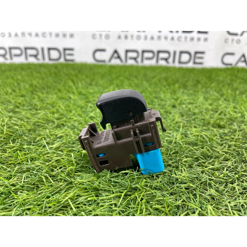 Кнопка стеклоподъемника (электрика / кнопки) Toyota Highlander XU20 8403048040