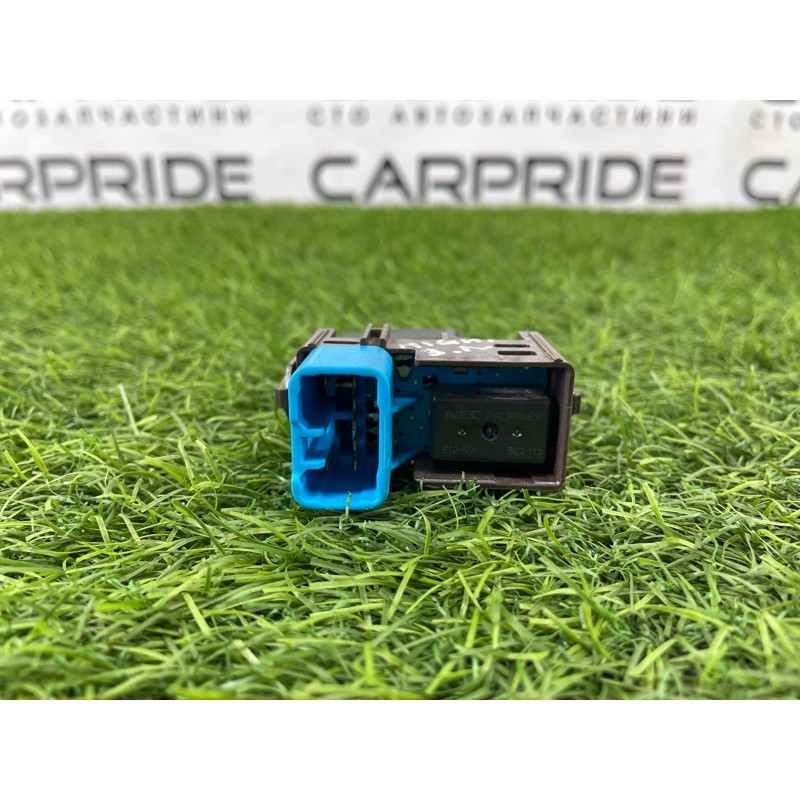 Кнопка стеклоподъемника (электрика / кнопки) Toyota Highlander XU20 8403048040