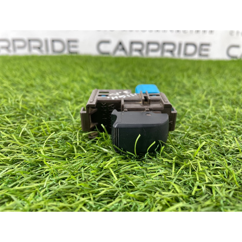 Кнопка стеклоподъемника (электрика / кнопки) Toyota Highlander XU20 8403048040