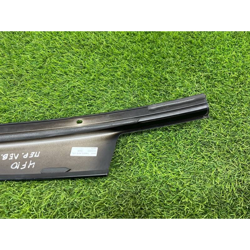 Бічна накладка двері (кузов і елементи) BMW 5-series F10 2011 3.0 N55B30 51337182271