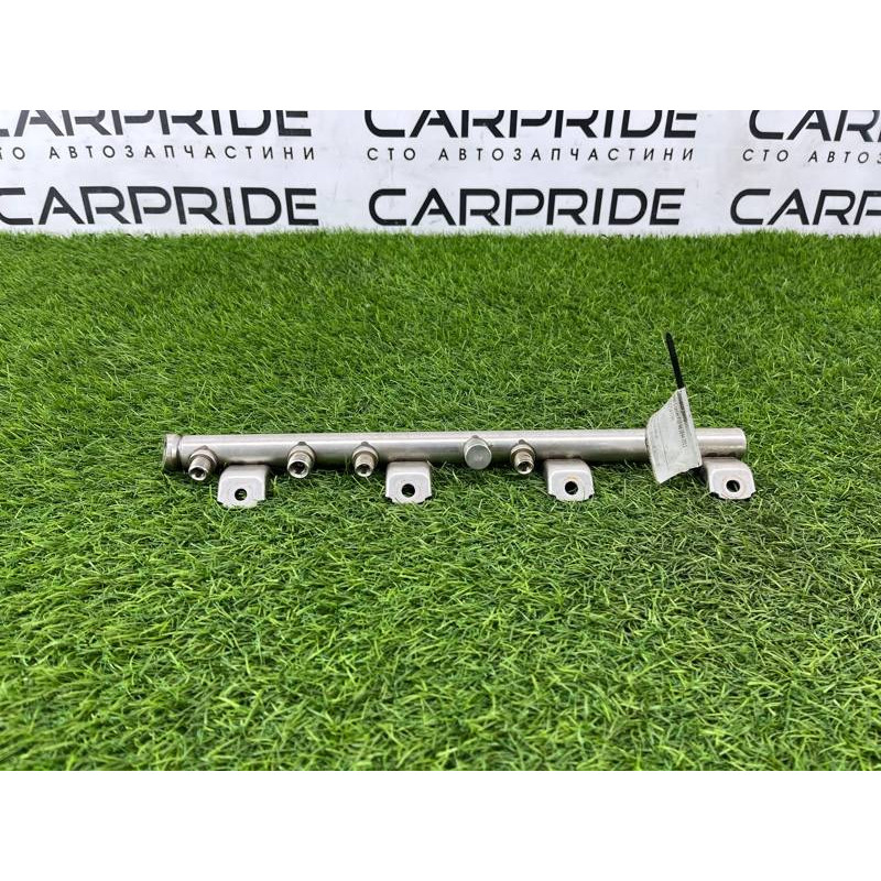 Топливная рампа (топливная система) BMW 5-series F10 2011 N63B44 13537547599