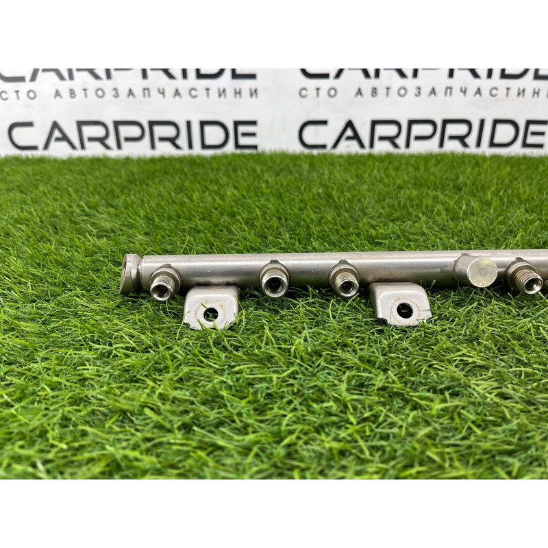 Топливная рампа (топливная система) BMW 5-series F10 2011 N63B44 13537547599